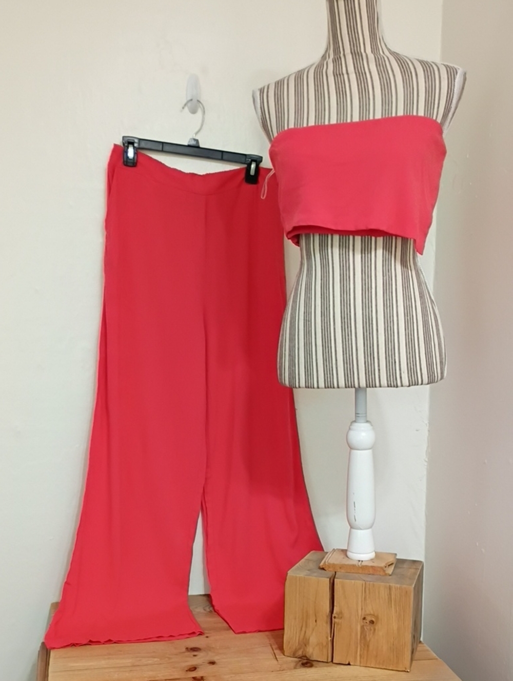 2 PC Coral Strapless Crop Top & High Rise Wide Leg Pant Set Size L Brand New